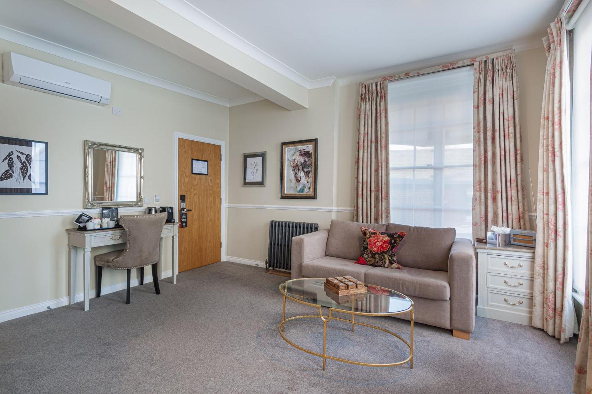 The White Horse Hotel, Romsey, Hampshire Extérieur photo