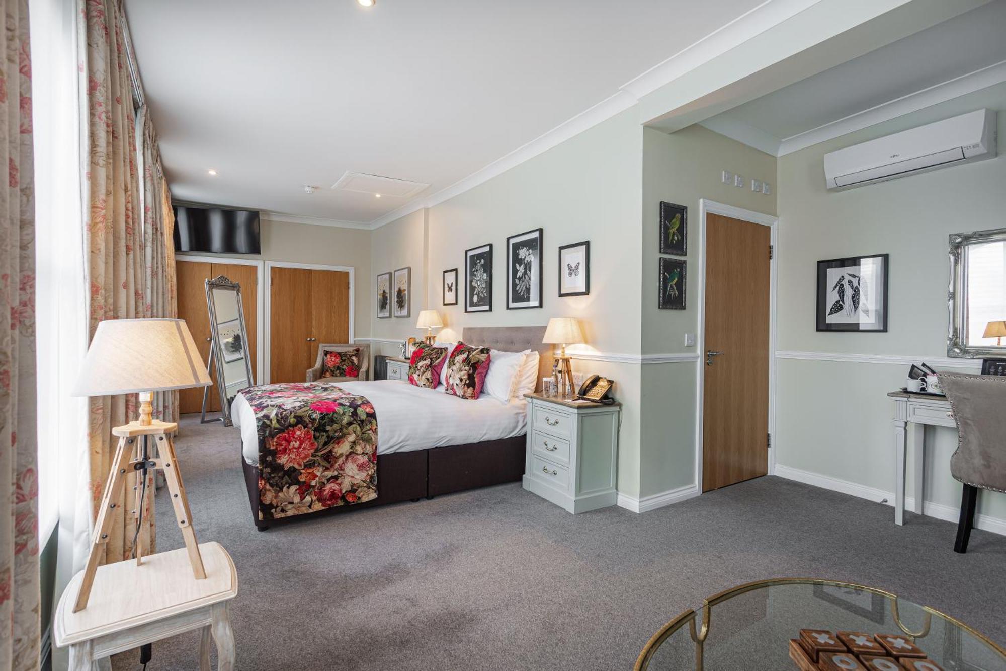 The White Horse Hotel, Romsey, Hampshire Extérieur photo